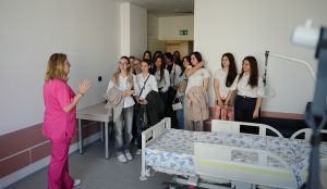 600 млади бургазлии разгледаха новата Детска болница и откриха колко е различна