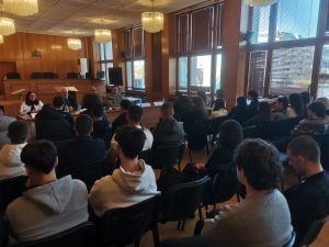 Абитуриенти от Бургас разбраха как една бална вечер може да стигне до съдебната зала